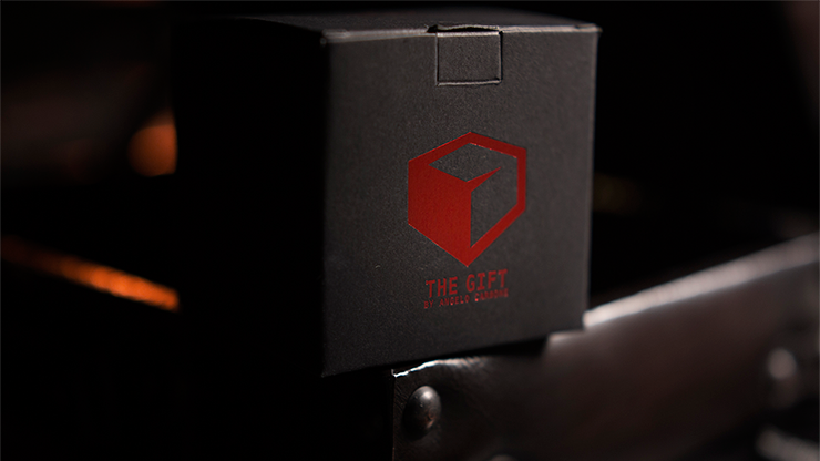 The Gift Red Limited Edition (Gimmick and Online Instructions) by Angelo Carbone - Trick The Gift Red Limited Edition (Gimmick and Online Instructions) by Angelo Carbone - Trick