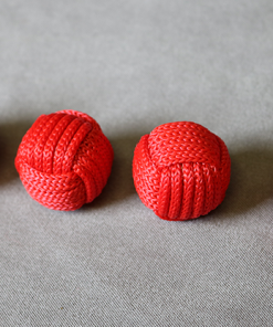 Monkey Fist Cups and Balls (4 Balls) by Leo Smetsters - Trick