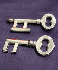 Linking Key Puzzle by Mr. Magic - Trick