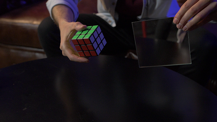 Mirror Standard Rubik Cube (Gimmick and Online Instructions) by Rodrigo Romano - Trick Mirror Standard Rubik Cube (Gimmick and Online Instructions) by Rodrigo Romano - Trick
