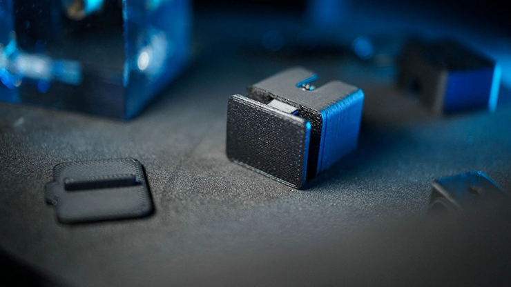 The EDC Holder by Mai Bro & TCC Magic The EDC Holder by Mai Bro & TCC Magic