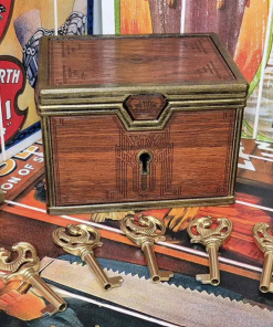 Apex Key Box -Retro Rocketeer